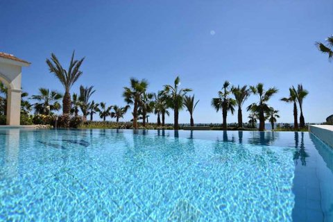 6 bedrooms Villa in Pervolia, Cyprus No. 39950 7