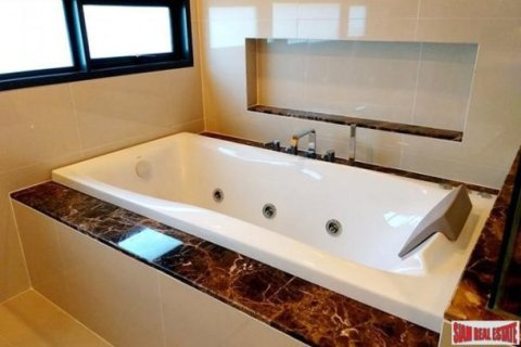 4 bedrooms House in Bangkok, Thailand No. 95845 24