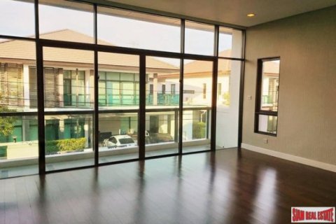 4 bedrooms House in Bangkok, Thailand No. 95845 4