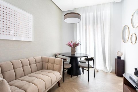 2 bedrooms Apartment in Madrid, Spain No. 126232 1