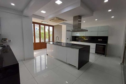 5 dormitorios House en Oroklini, Cyprus No. 100502 7