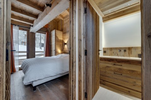 4 bedrooms Apartment in Val-d'Isere, France No. 99432 10