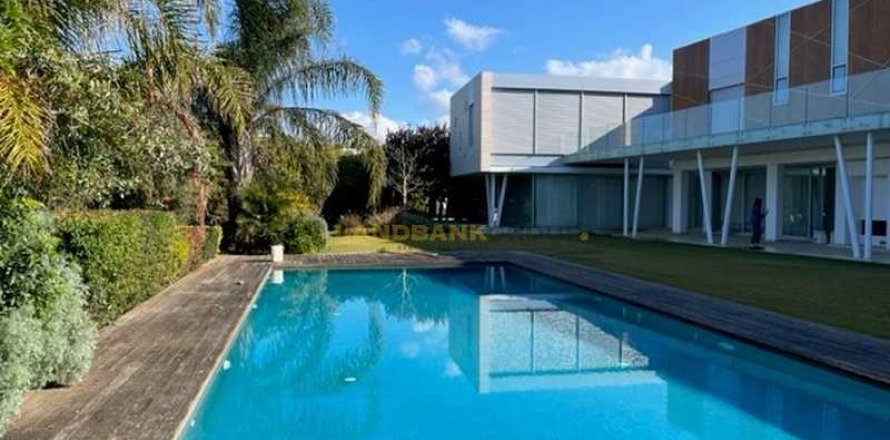 5 chambres Villa à Lakatamia, Cyprus No. 81358