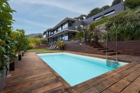 4 bedrooms House in Cabrils, Spain No. 25618