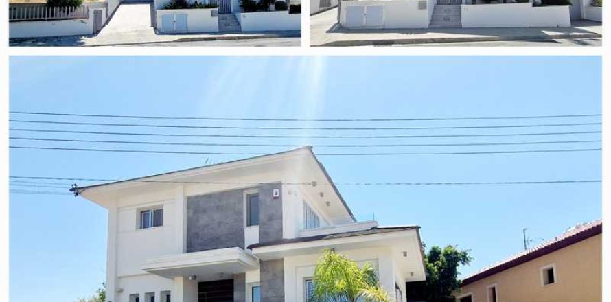 5 bedrooms House in Agios Athanasios, Cyprus No. 39357