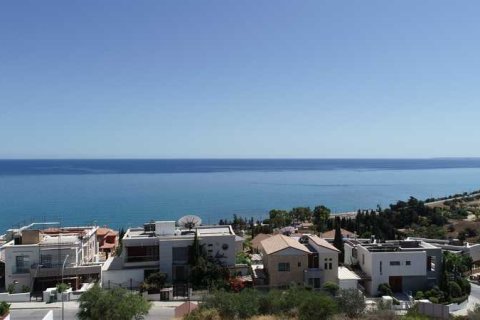 5 bedrooms House in Agios Tychonas, Cyprus No. 73350 1