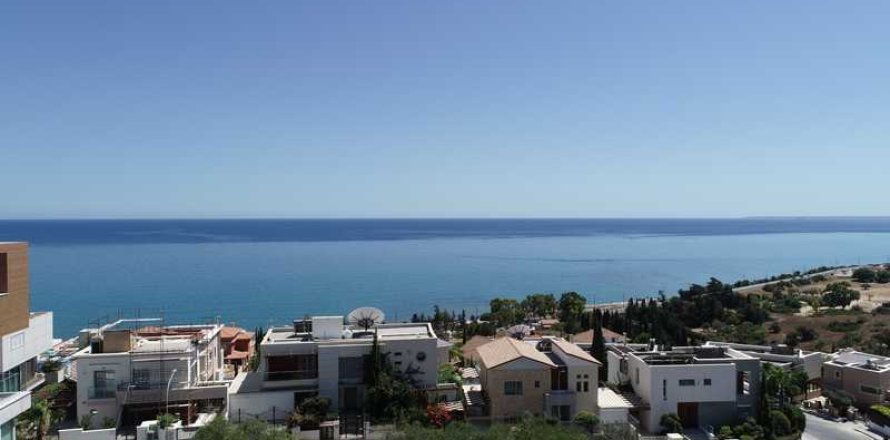 5 bedrooms House in Agios Tychonas, Cyprus No. 73350