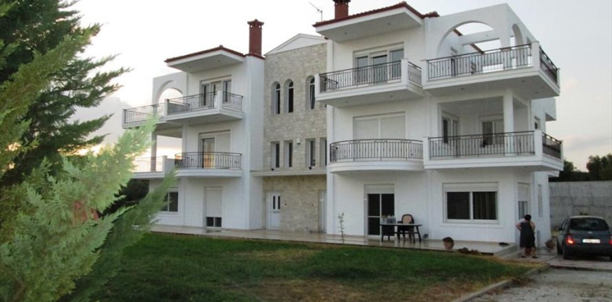 10 bedrooms House in Polygyros, Greece No. 59468