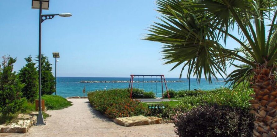 2 dormitorios Apartment en Limassol, Cyprus No. 105900