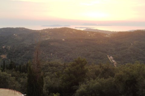 3 bedrooms Villa in Corfu, Greece No. 72481 1