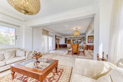 Дом с 6 спальнями в Агиос Афанасиос, Кипр №101910 2