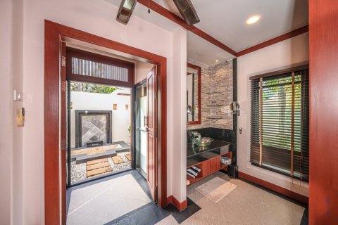 4 bedrooms House in Rawai, Thailand No. 97382 17