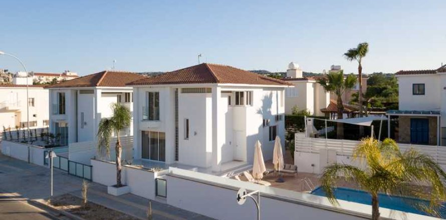 3 bedrooms Villa in Pernera, Cyprus No. 82689