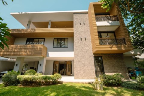 4 bedrooms House in Chiang Mai, Thailand No. 97792 2