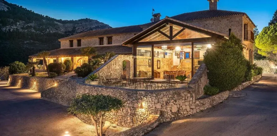 20 chambres Commercial property à Barcelona, Spain No. 120851