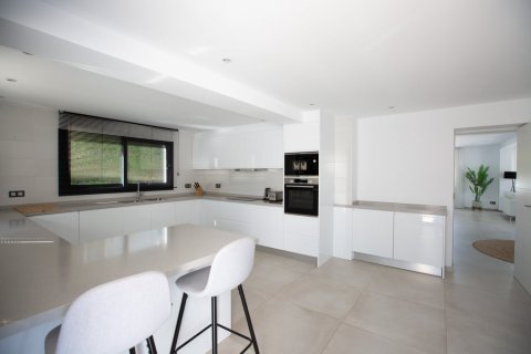 4 dormitorios Villa en Tan Xuan, Vietnam No. 27403 4