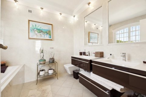 4 bedrooms House in Le Cannet, France No. 83475 8