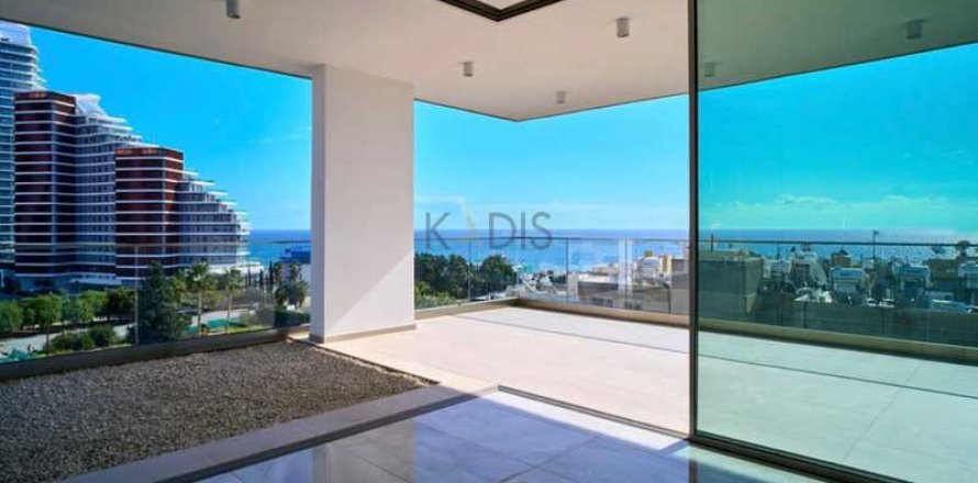 2 bedrooms Apartment in Germasogeia, Cyprus No. 103882