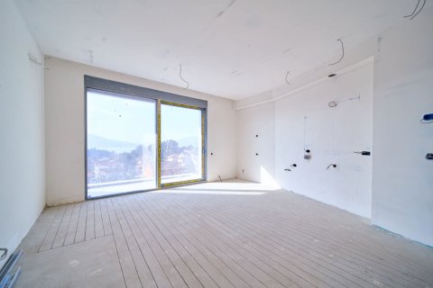 2 bedrooms Apartment in Tivat, Montenegro No. 104675 9