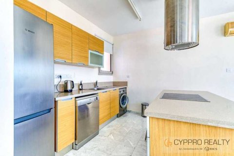 2 bedrooms Apartment in Agios Tychonas, Cyprus No. 103377 6
