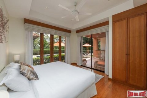 4 bedrooms Villa in Phuket, Thailand No. 97242 10
