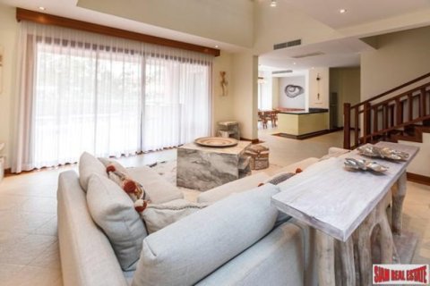 4 bedrooms Villa in Phuket, Thailand No. 97242 4