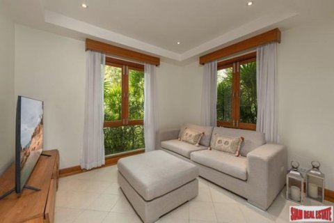 4 bedrooms Villa in Phuket, Thailand No. 97242 3