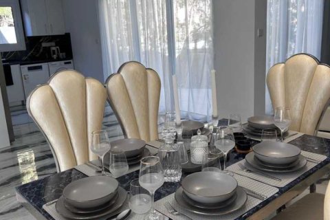 4 bedrooms Maisonette in Parekklisia, Cyprus No. 101677 14