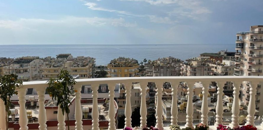 5 rooms Apartment in Mahmutlar, Turkey No. 21642