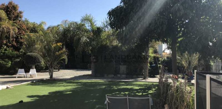 5 bedrooms House in Latsia, Cyprus No. 62973