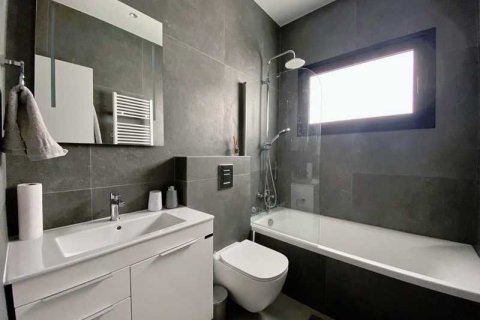 3 bedrooms Penthouse in Germasogeia, Cyprus No. 101837 11