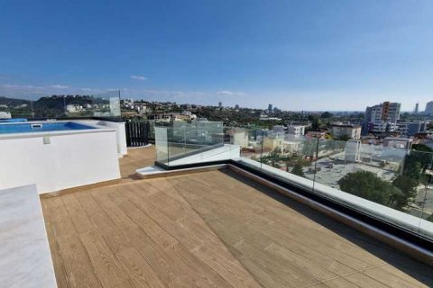 3 bedrooms Penthouse in Germasogeia, Cyprus No. 101837 9