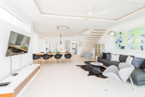 4 bedrooms Villa in Surat Thani, Thailand No. 95914 5