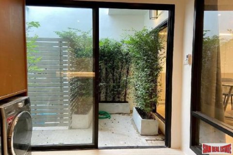 Дом с 3 спальнями в Бангкок, Таиланд №97011 18