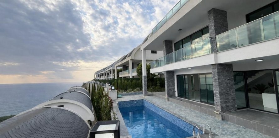 Вилла с 5 комнатами в Каргыджак, Турция №121947