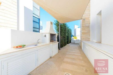 Вилла с 6 спальнями в Протарас, Кипр №62979 9