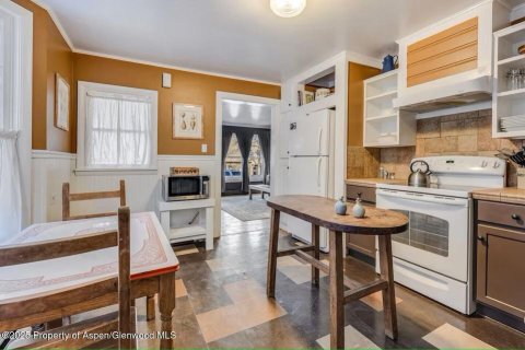 6 bedrooms House in Glenwood Springs, USA No. 104597 28