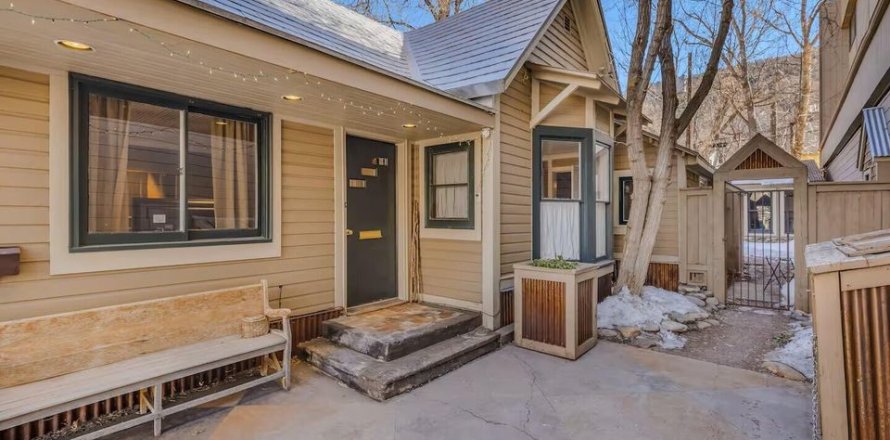 6 bedrooms House in Glenwood Springs, USA No. 104597