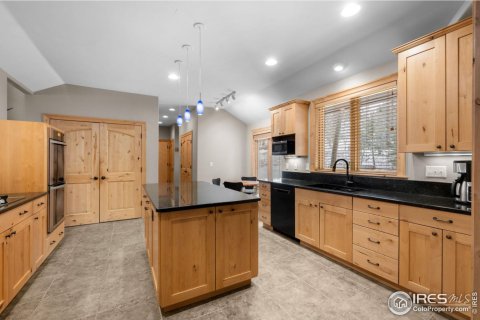 3 bedrooms House in Estes Park, USA No. 81116 16