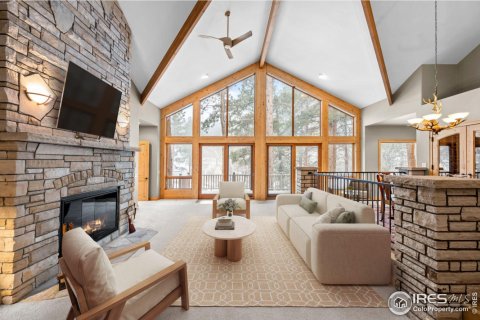 3 bedrooms House in Estes Park, USA No. 81116 7