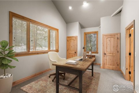 3 bedrooms House in Estes Park, USA No. 81116 25