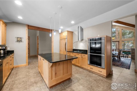 3 bedrooms House in Estes Park, USA No. 81116 15