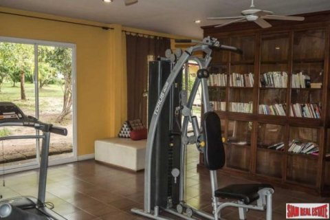 5 bedrooms House in Chiang Mai, Thailand No. 97013 5