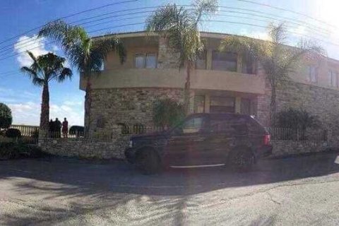 4 bedrooms House in Pano Lefkara, Cyprus No. 31442 1