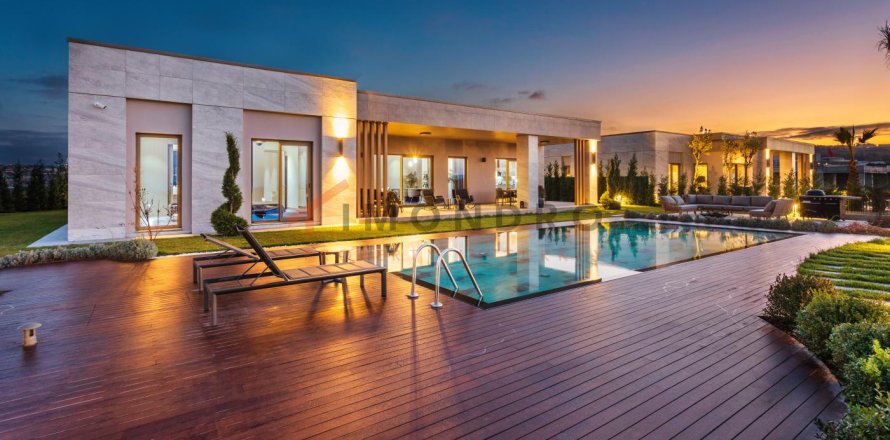 7 chambres Villa à Bueyuekcekmece, Turkey No. 80394