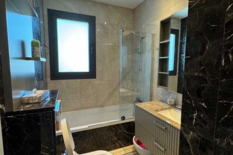 3 bedrooms Apartment in Agios Tychonas, Cyprus No. 34918 7