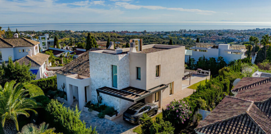 4 dormitorios House en Estepona, Spain No. 83881