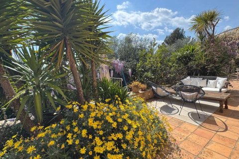 4 bedrooms Villa in Cabris, France No. 99767 14