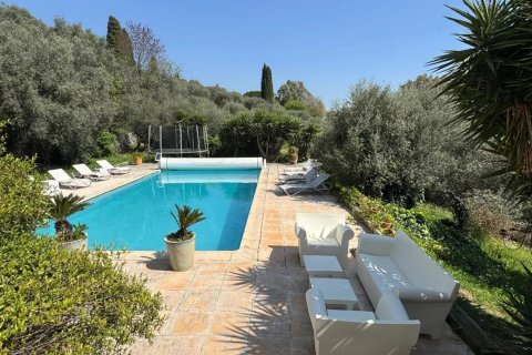 4 bedrooms Villa in Cabris, France No. 99767 15