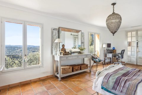 4 bedrooms Villa in Cabris, France No. 99767 9